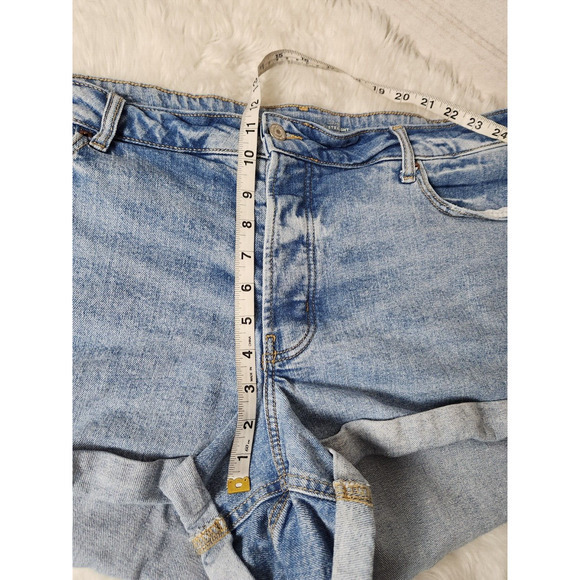 Old Navy Women's High-Waisted Button-Fly OG Straight Cuffed Jean Shorts Size 20 - Picture 7 of 8